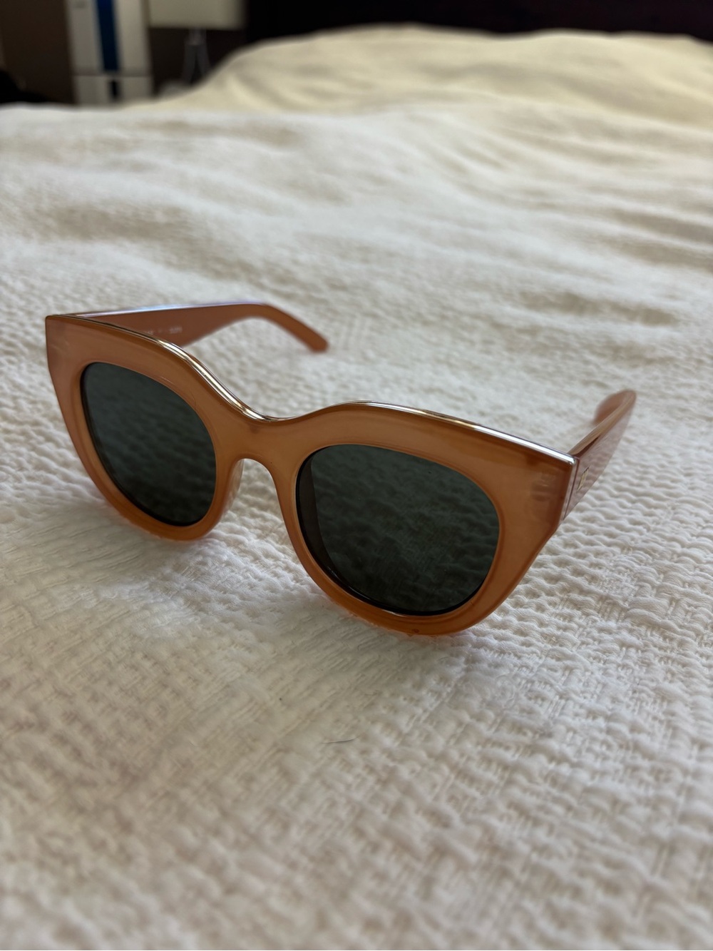 Le Specs Air Heart sunglasses - Picture 2 of 4